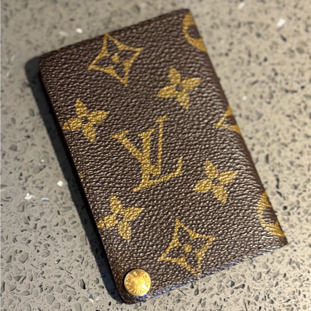 Luis Vuitton Monogram Card Holder